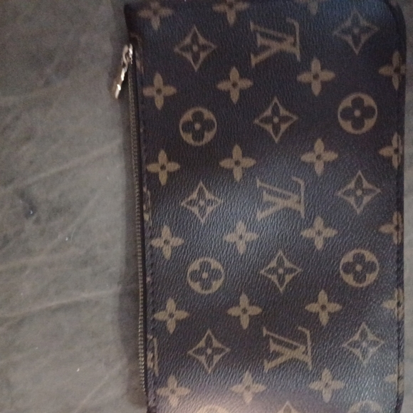 LV med size money purse - Picture 5 of 6